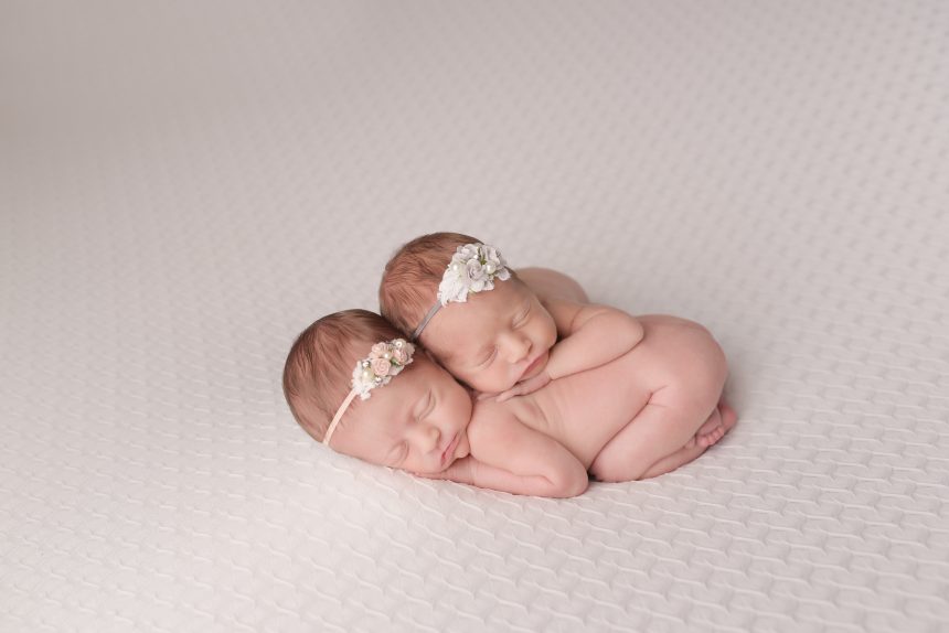 nyc newborn baby photographer, Staten Island newborn portrait studio, twin newborn session, brooklyn newborn photography