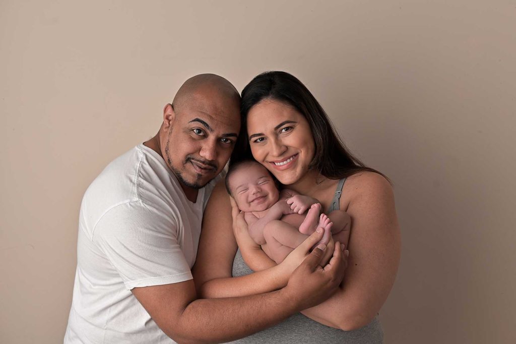 nyc newborn and family photographer