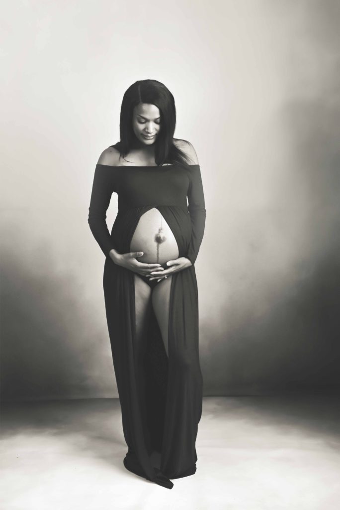maternity nyc black-white photographer
