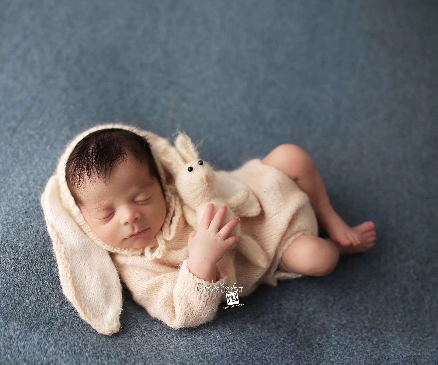 in home newborn photography Staten Island, cake smash photographer near me, NYC baby photographer