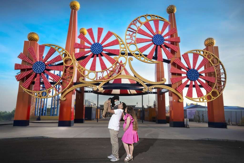 Coney Island maternity photographer, Coney Island family photographer, family photoshoot NYC, Brooklyn family portraits