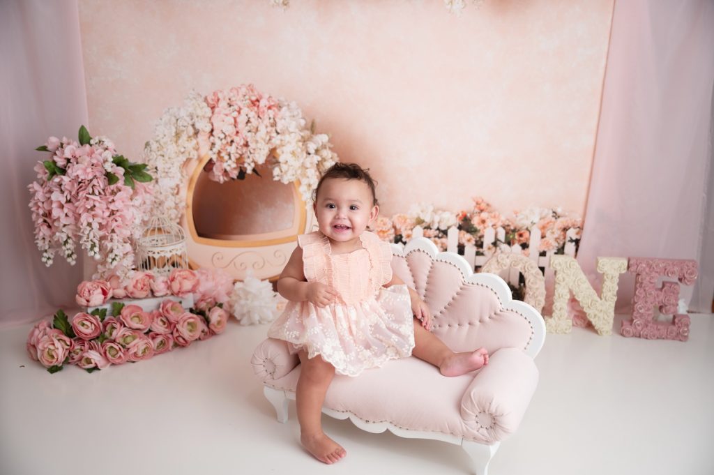 Cake Smash Session in NYC, Princess Carriage cake smash session, NYC photography studio, baby's first birthday photos